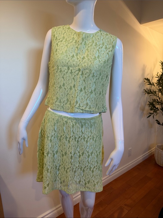 Body & Best London Dresses & Skirts - Body & Best London Green Lace 2 Piece Top Skirt Set Top Size 12 Skirt Size 14